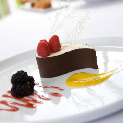Vanilla-Pod-ice-cream-summer-berries-Champagne-1.png